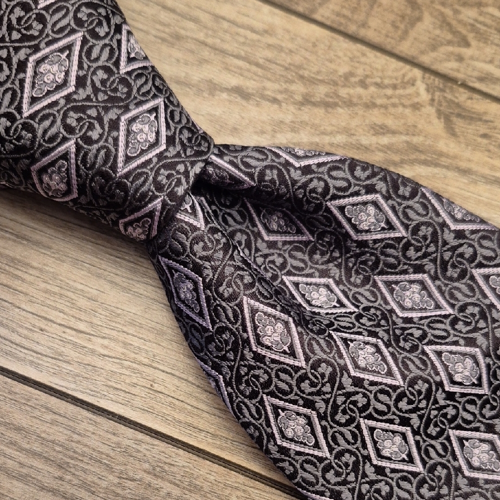 IKE BEHAR Metallic Silver Black Abstract‎ Floral Diamonds Pattern Mens Silk Tie